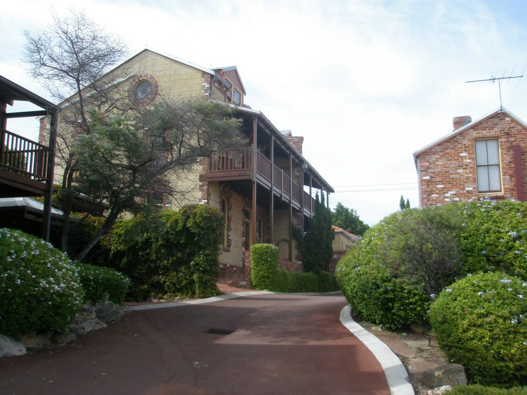 Colourific painters in Manning